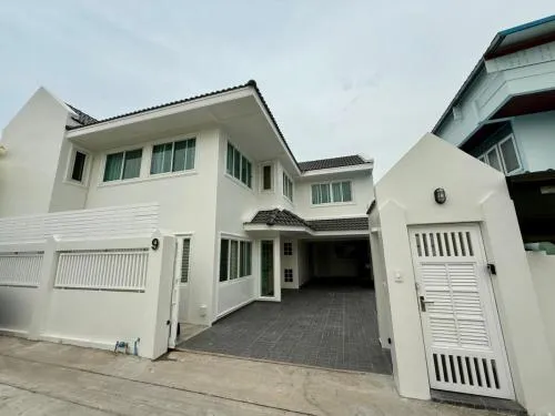 เช่าบ้านเดี่ยวให้เช่า,หัวหมากซอย 9 รีโนเวทใหม่ หัวหมาก เขต บางกะปิ กรุงเทพ CX-126514