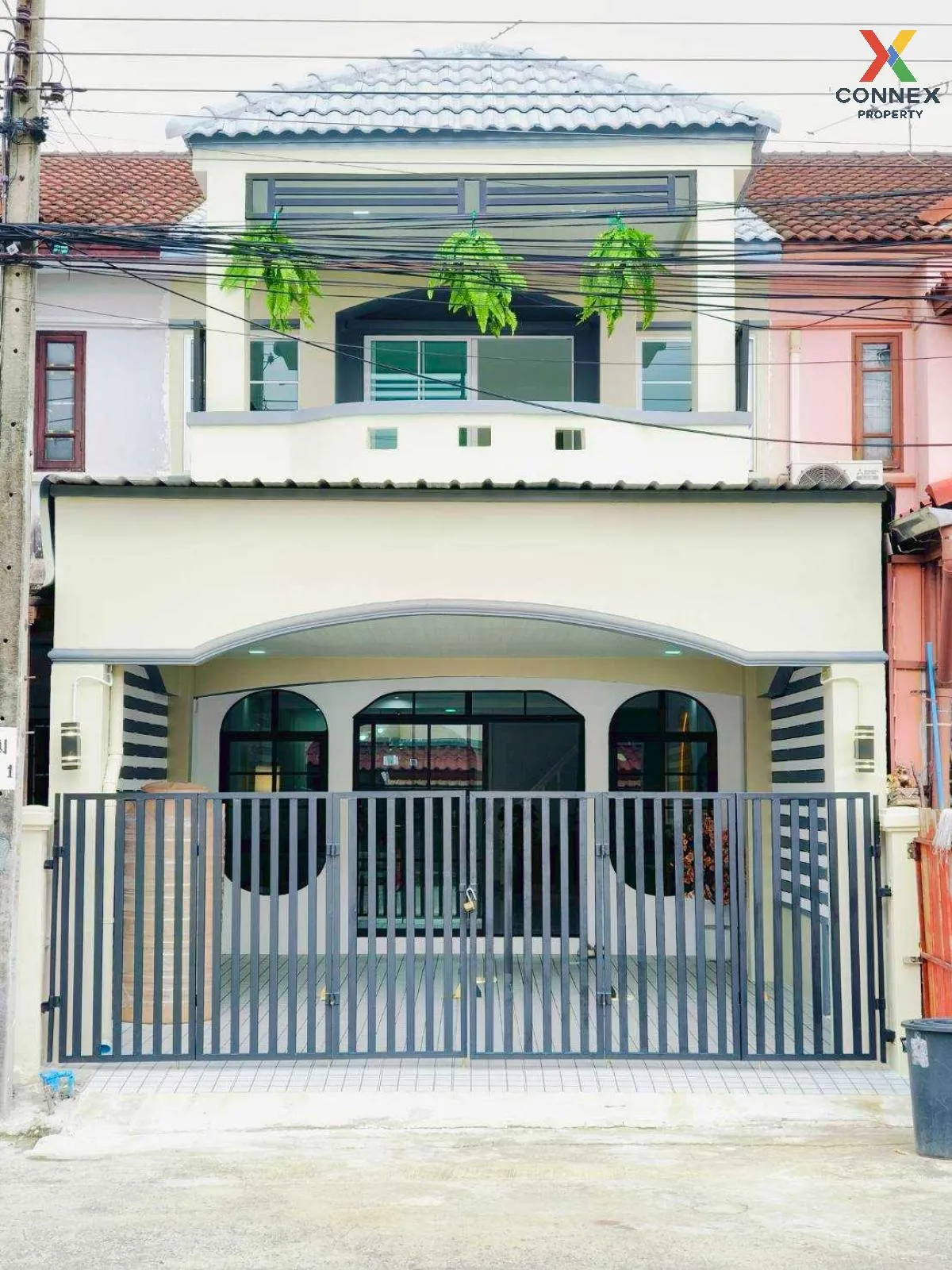 For Sale Townhouse/Townhome  , K.C. Ramindra 1 , wide frontage ,  1