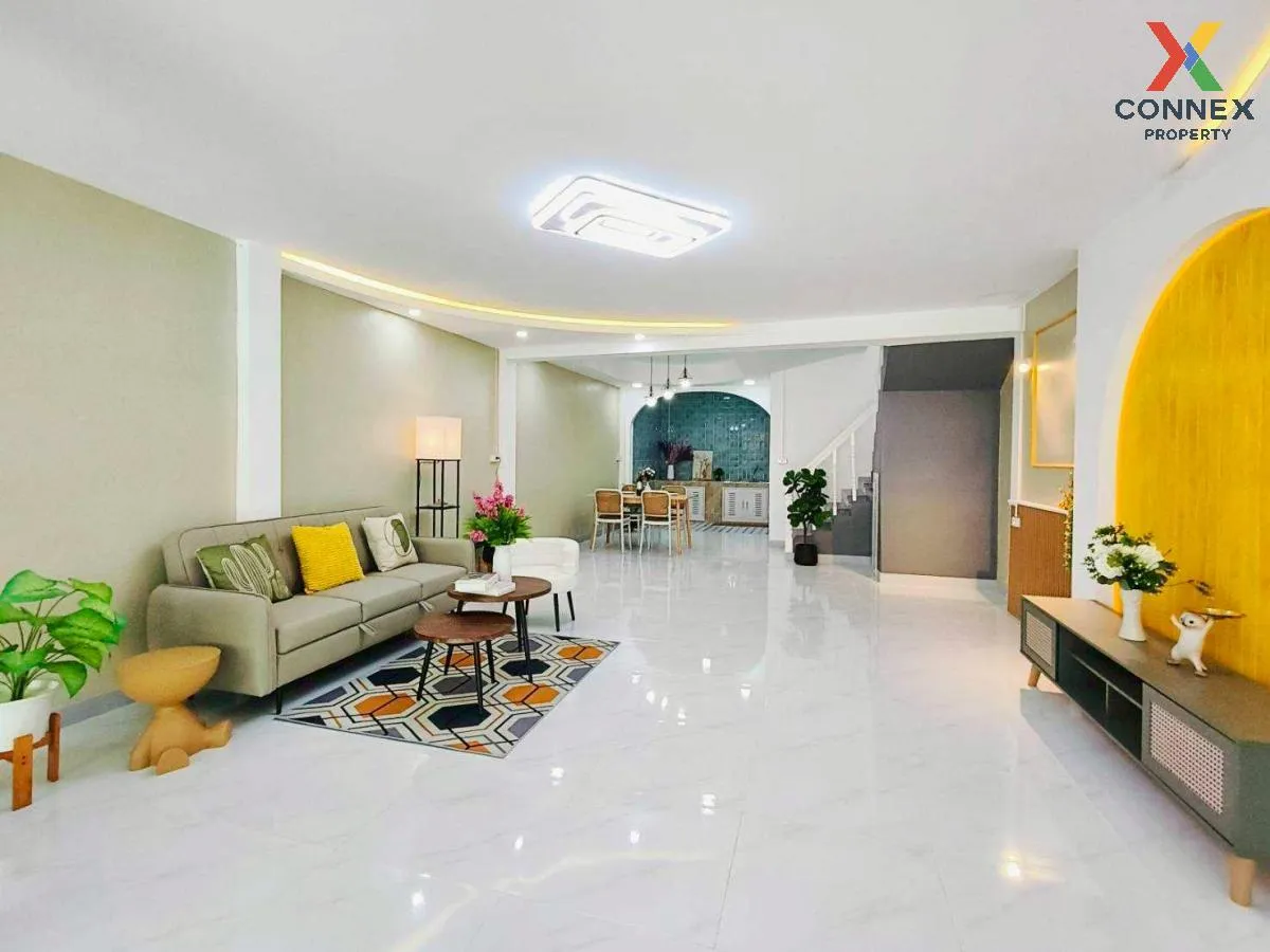 For Sale Townhouse/Townhome  , K.C. Ramindra 1 , wide frontage ,  3