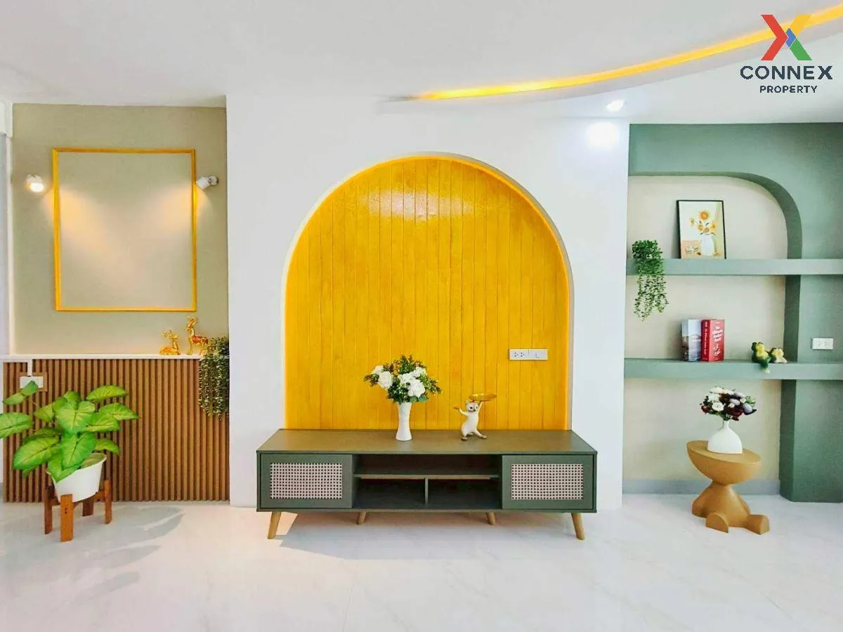 For Sale Townhouse/Townhome  , K.C. Ramindra 1 , wide frontage , 