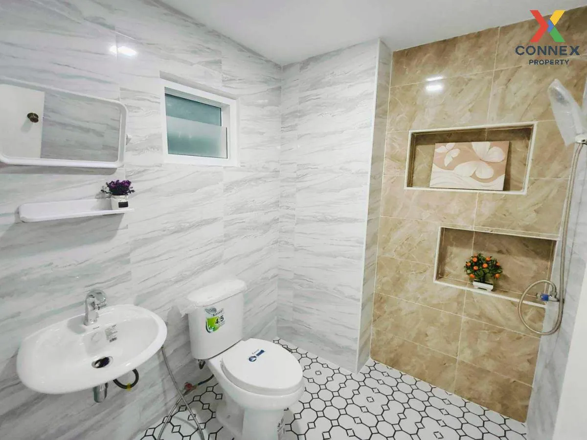 For Sale Townhouse/Townhome  , K.C. Ramindra 1 , wide frontage , 