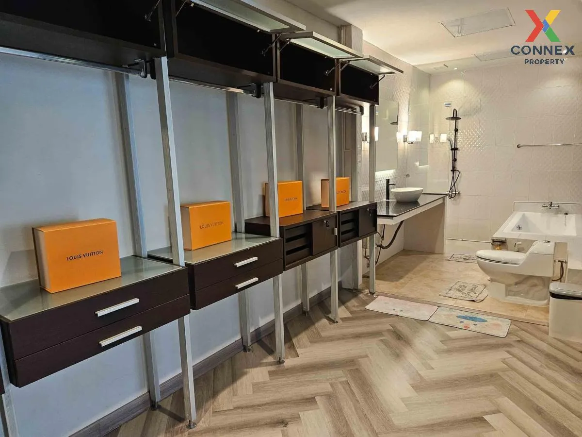 For Rent Townhouse/Townhome  , Baan Klangkrung Grande Vienna Rama