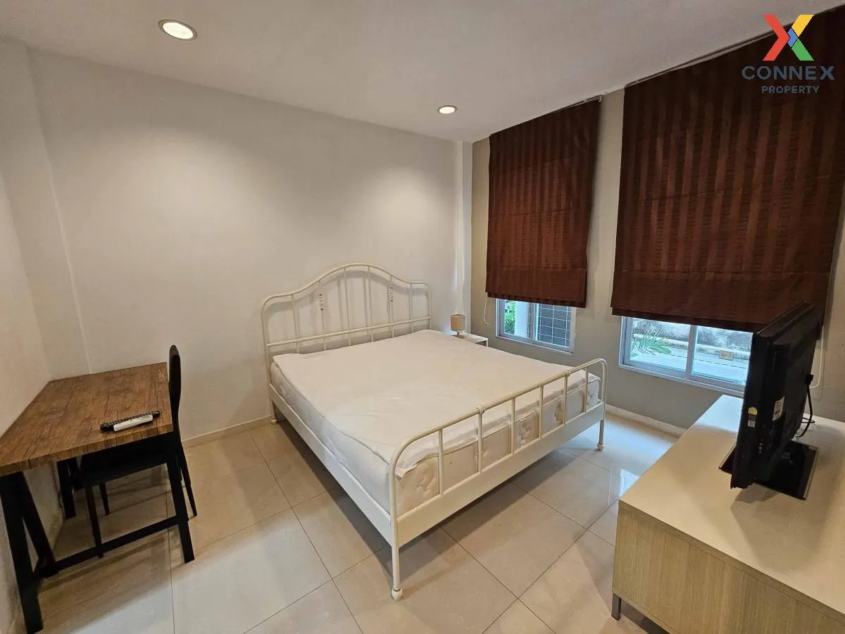 For Rent Townhouse/Townhome  , Baan Klangkrung Grande Vienna Rama