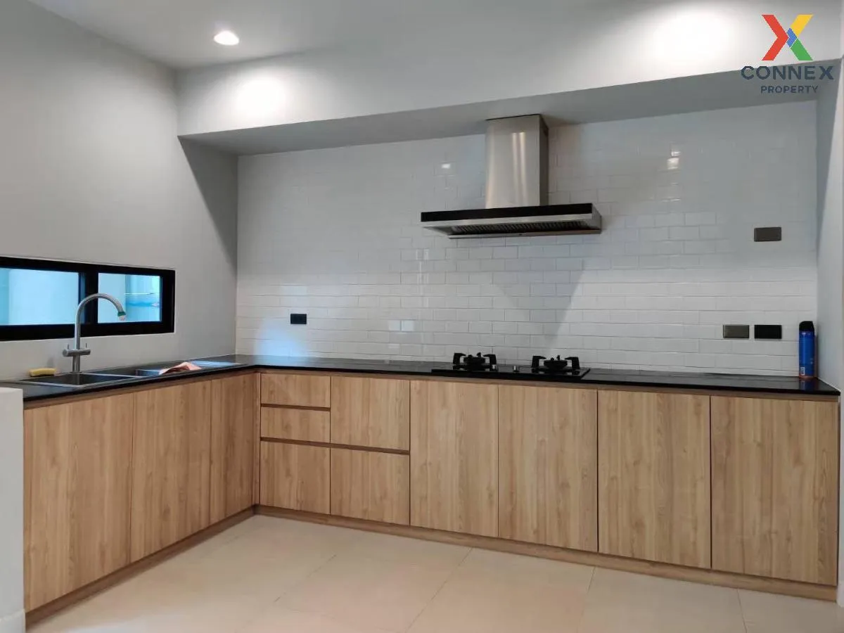 For Rent Townhouse/Townhome  , AREEYA MANDARINA SUKHUMVIT 77 , Su