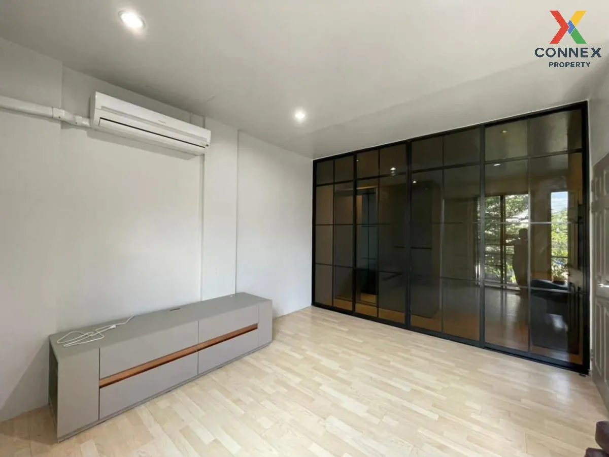 For Rent Townhouse/Townhome  , AREEYA MANDARINA SUKHUMVIT 77 , Su