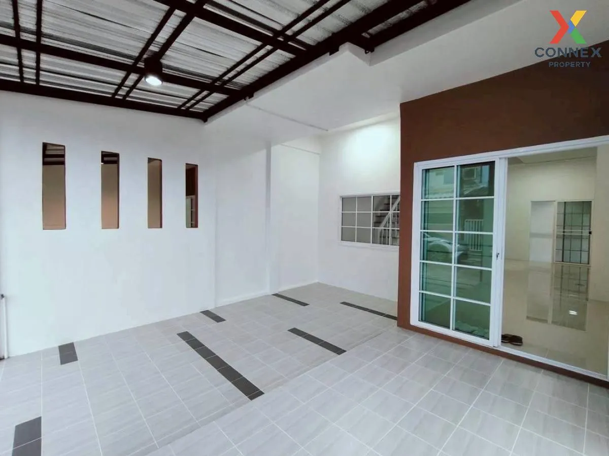 For Sale Townhouse/Townhome  , Baan Suktawee Village , Salathamma 4