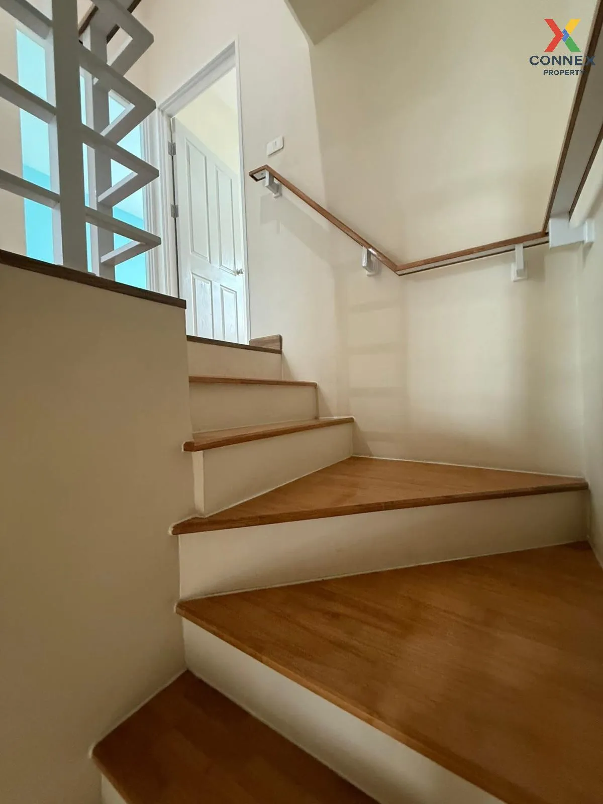 For Rent Townhouse/Townhome  , Golden Town Sukhumvit - Bearing BT