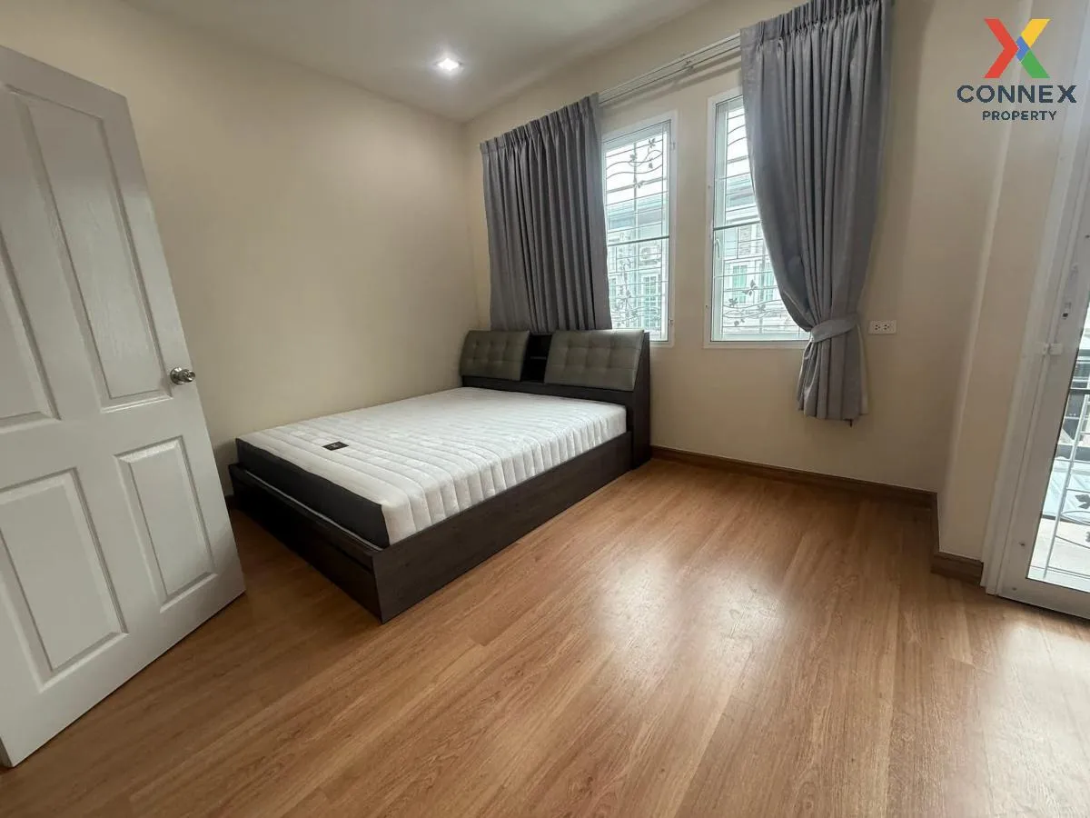 For Rent Townhouse/Townhome  , Golden Town Sukhumvit - Bearing BT