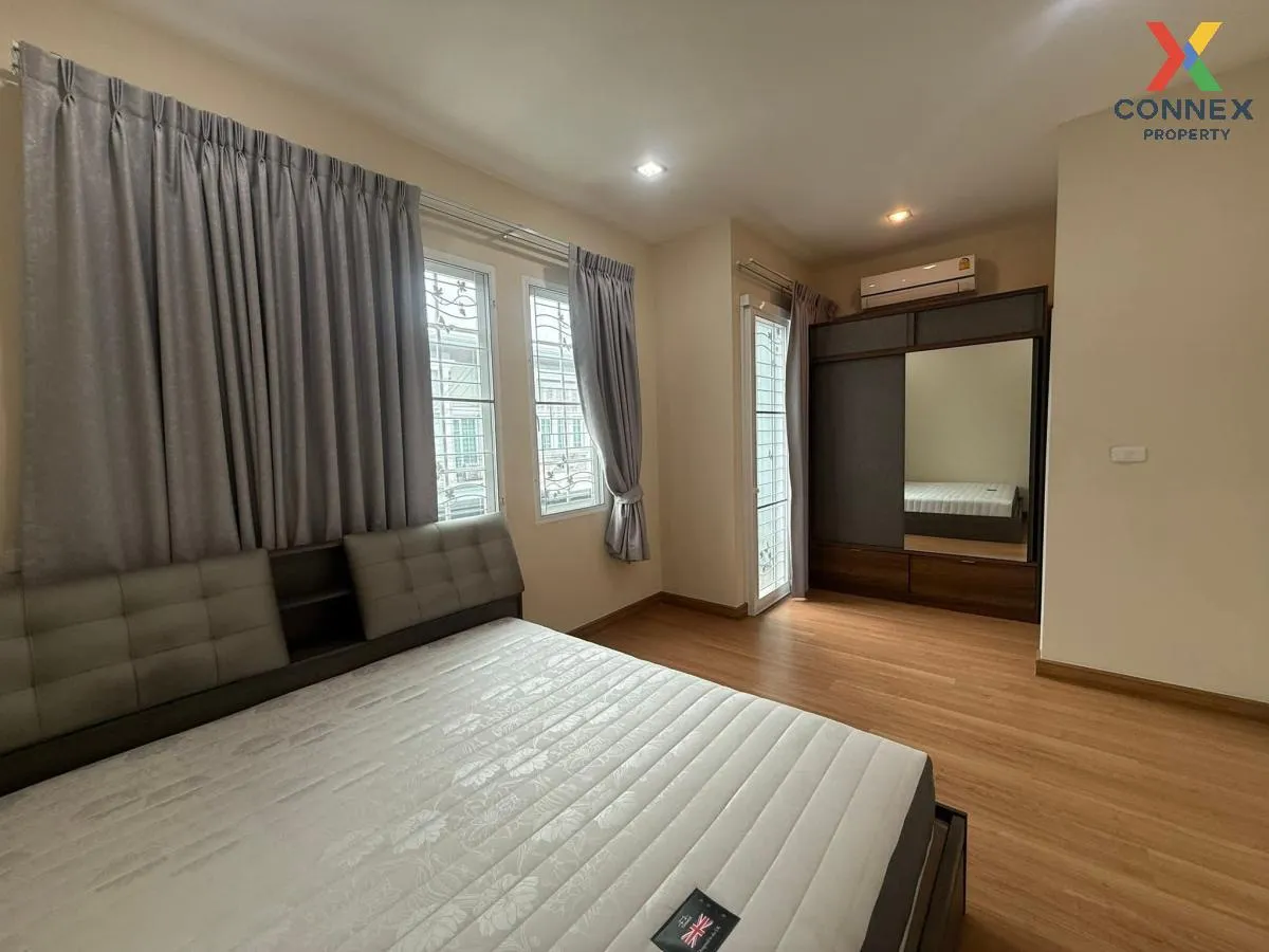 For Rent Townhouse/Townhome  , Golden Town Sukhumvit - Bearing BT
