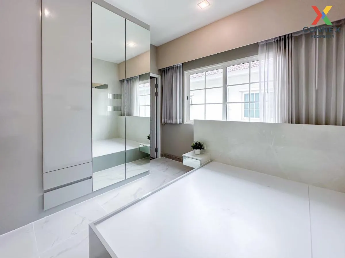 For Sale House , Golden Neo Sathorn , corner unit , wide frontage