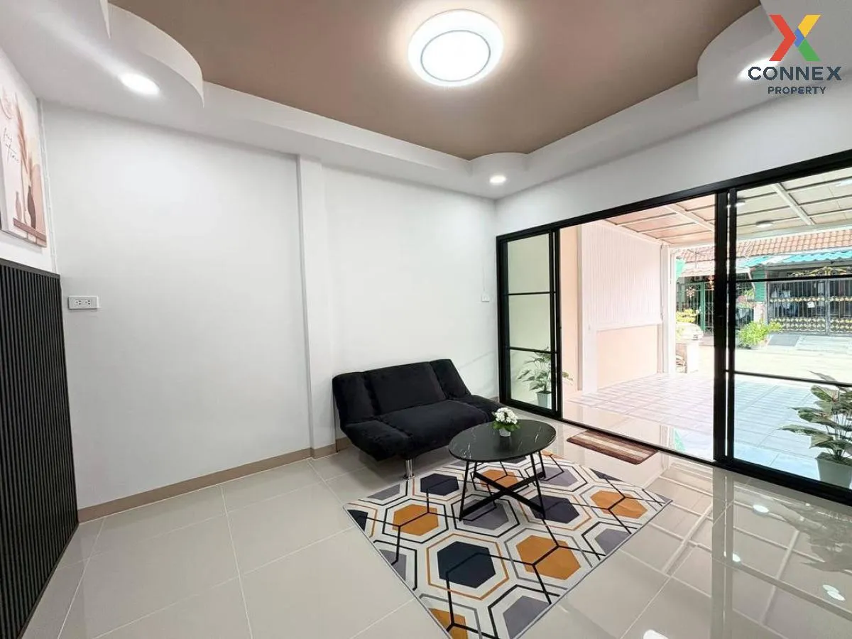 ขายทาวน์เฮ้าส์/ทาวน์โฮม  บ้านบัวทอง 4 บ้านกล้วย-ไทรน้อย รีโนเวทให