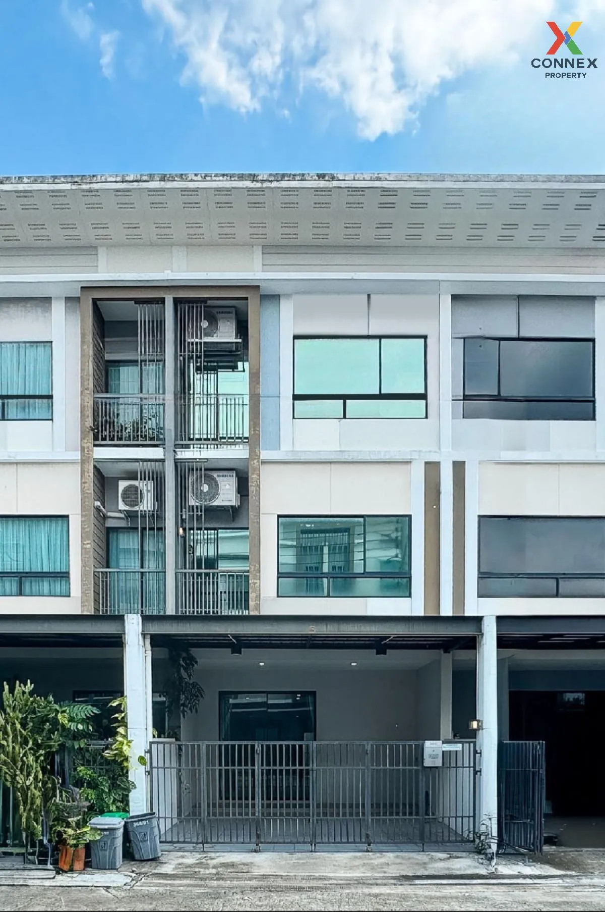 For Sale Townhouse/Townhome  , The Village Rangsit-Wongwaen , Lat 1