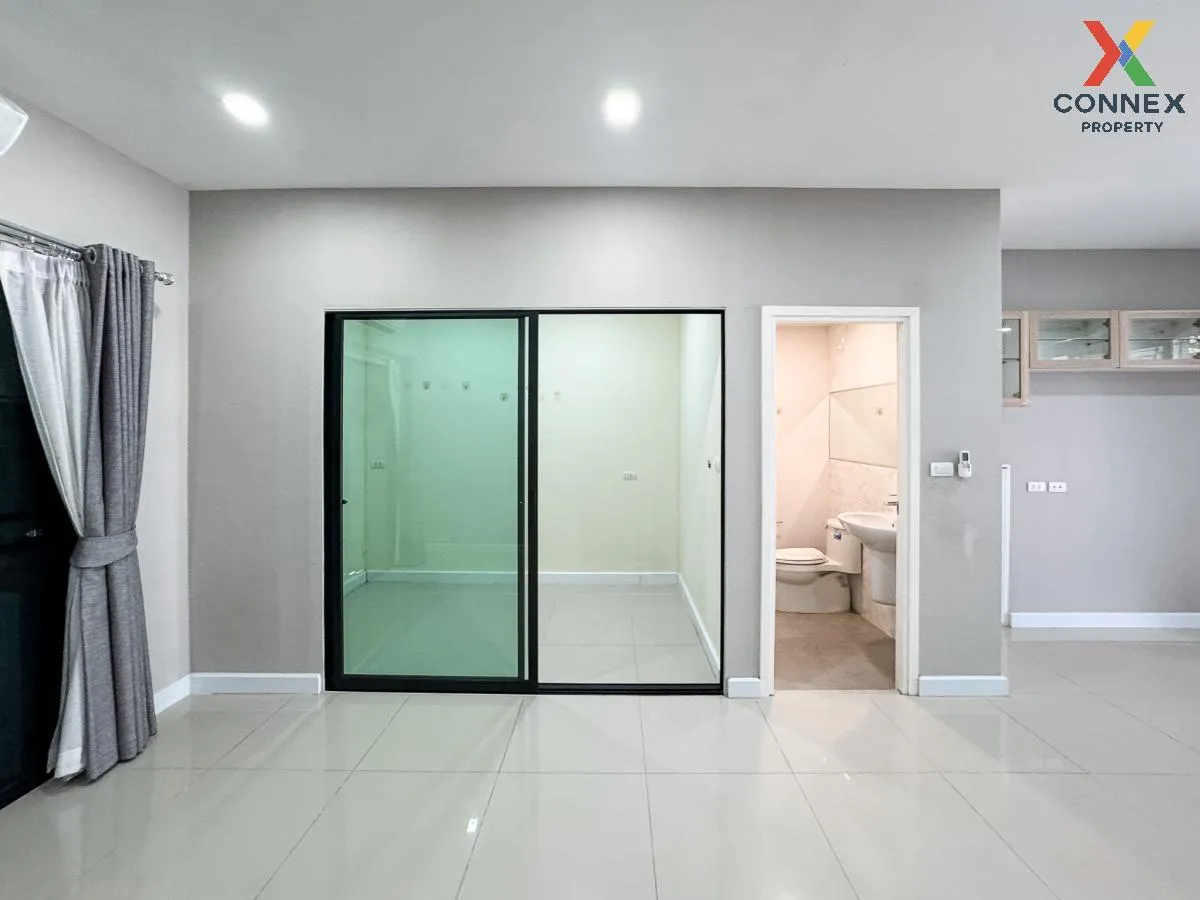 For Sale Townhouse/Townhome  , The Village Rangsit-Wongwaen , Lat