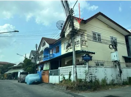 ขายทาวน์เฮ้าส์ 2 ชั้น หลังริม พื้นที่ 17 ตร.ว.  เมืองชลบุรี ชลบุรี CX-127060