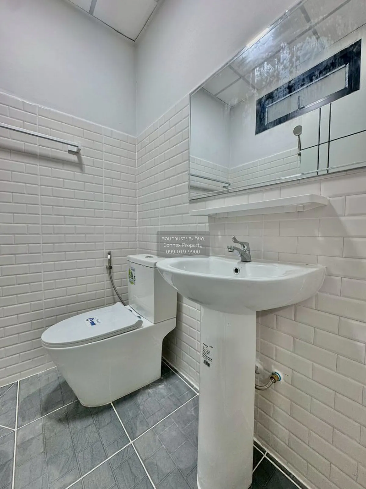 ขายทาวน์เฮ้าส์/ทาวน์โฮม  บ้านปิยวรารมย์ 3 รีโนเวทใหม่ ไทรน้อย ไทร