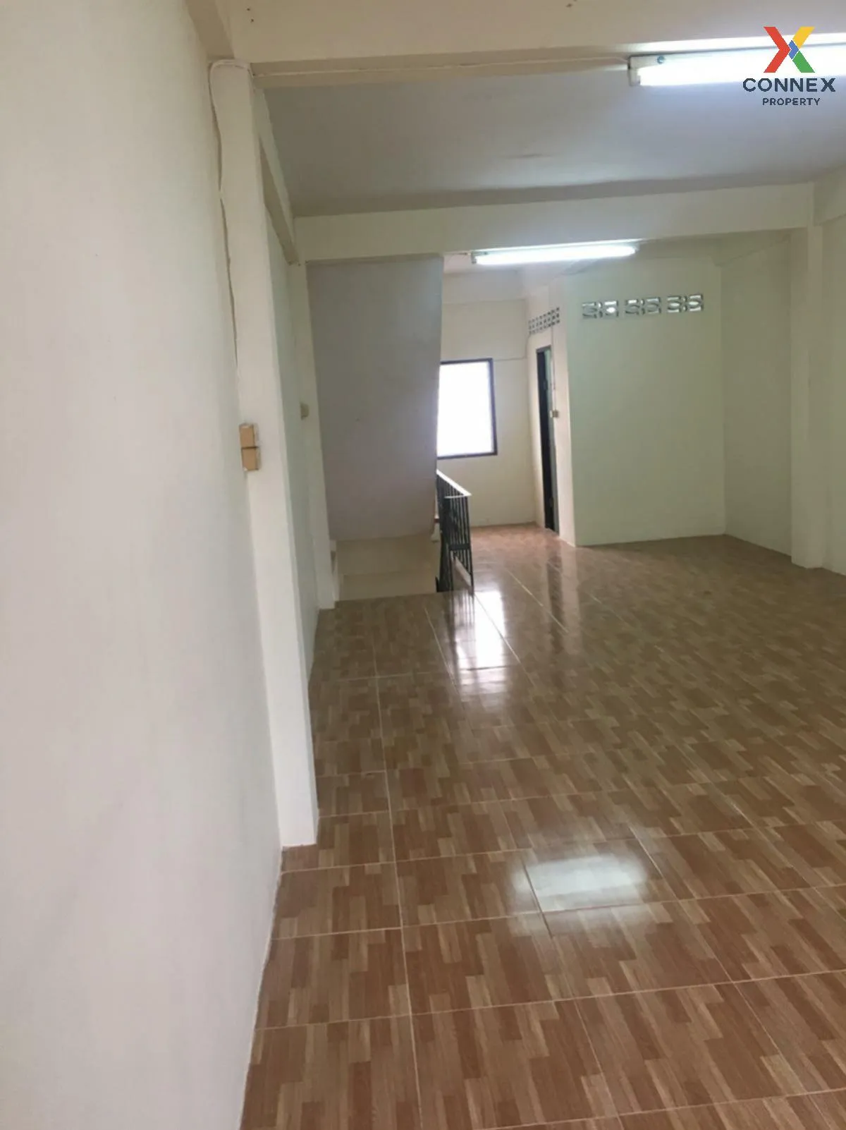 For Rent Commercial building 3.5 floors area 200 square meters Th