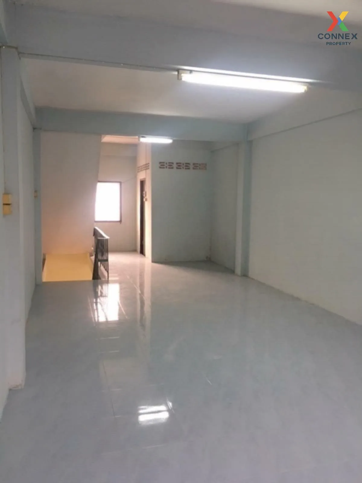 For Rent Commercial building 3.5 floors area 200 square meters Th