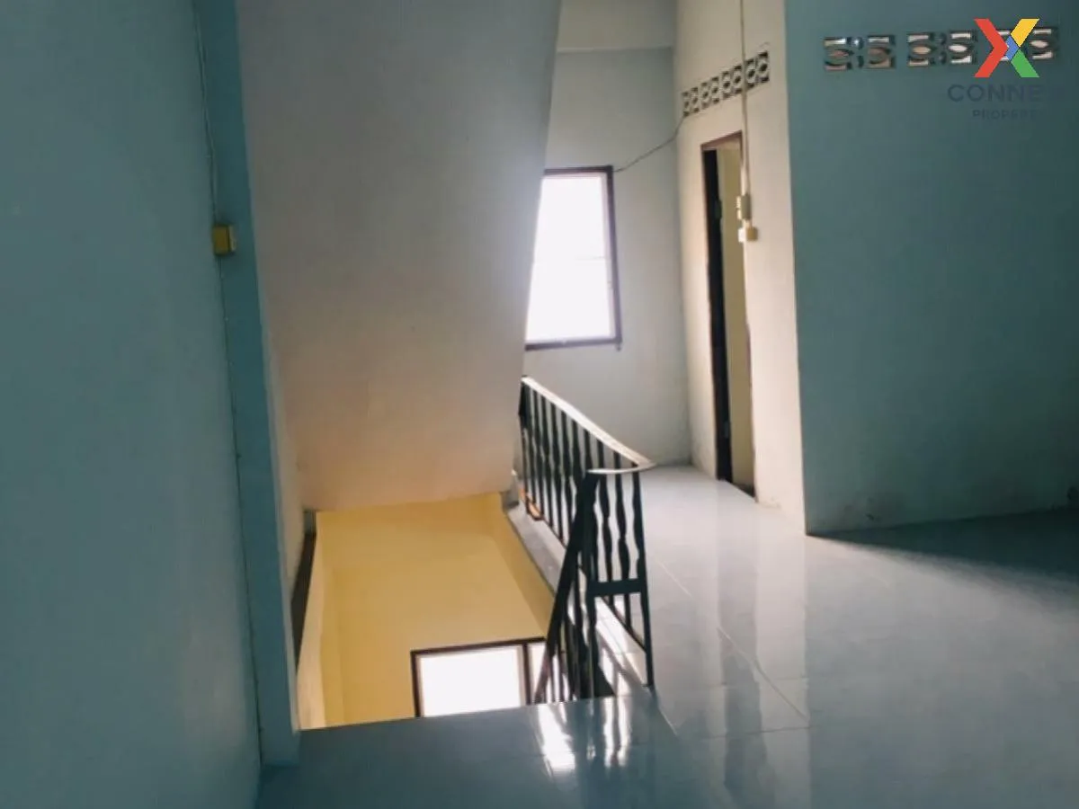 For Rent Commercial building 3.5 floors area 200 square meters Th