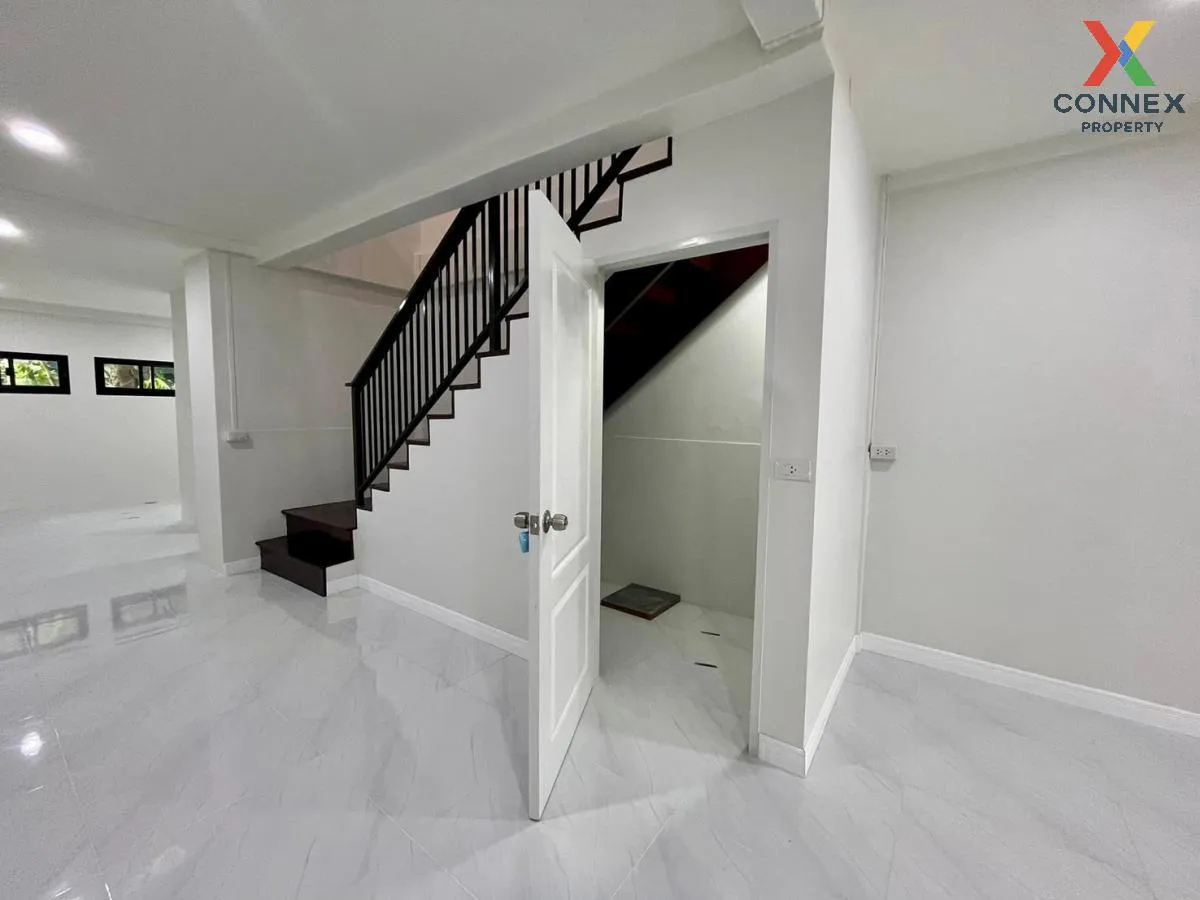 For Sale Townhouse/Townhome  , Benjasuk Suksawat 76 , Bang Chak , 3