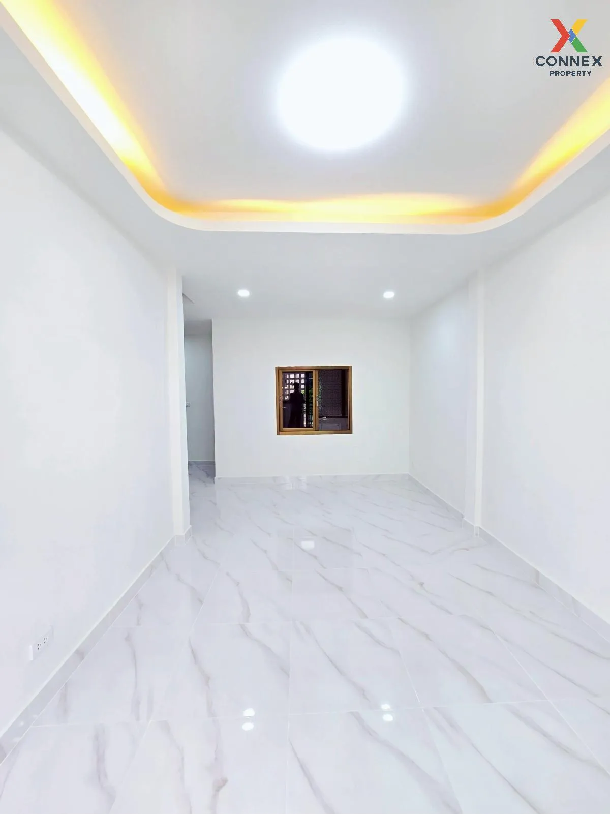 For Sale Townhouse/Townhome  , Baan Fah Piyarom Premier Park Rang