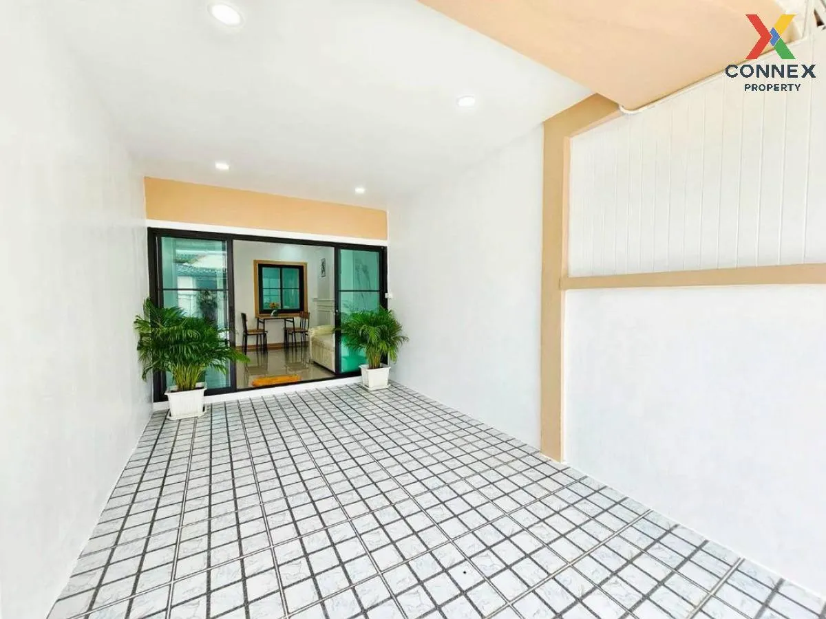 ขายทาวน์เฮ้าส์/ทาวน์โฮม  บ้านร่มเงาไม้ รีโนเวทใหม่ บางบัวทอง บางบ 4