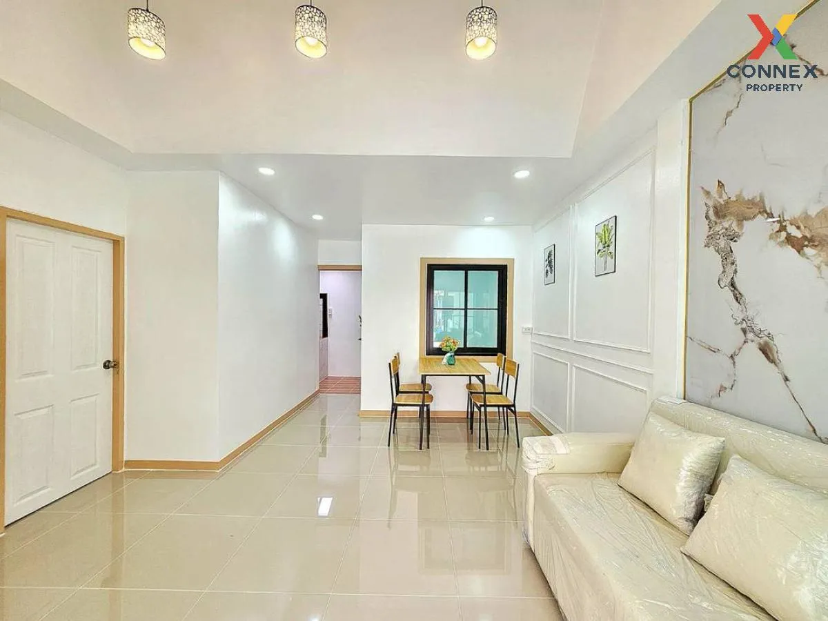 ขายทาวน์เฮ้าส์/ทาวน์โฮม  บ้านร่มเงาไม้ รีโนเวทใหม่ บางบัวทอง บางบ