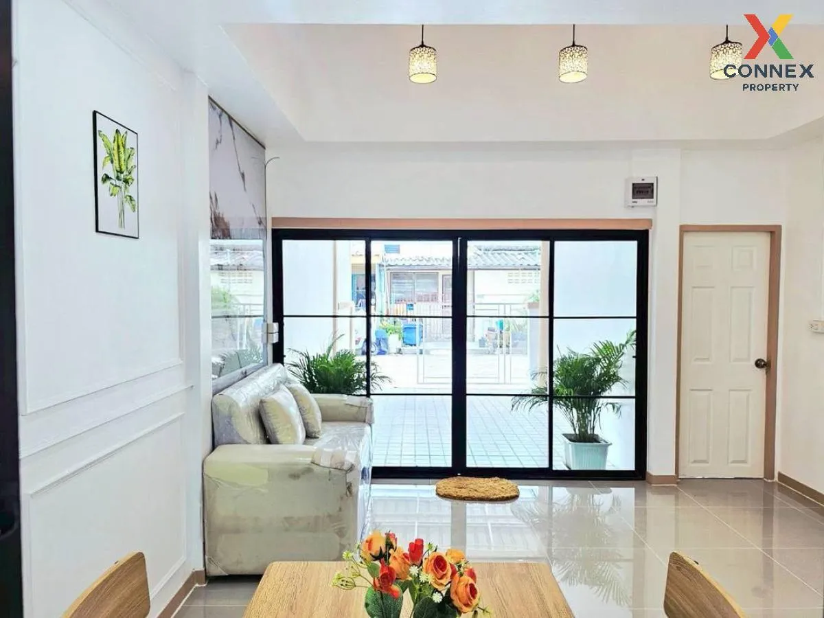 ขายทาวน์เฮ้าส์/ทาวน์โฮม  บ้านร่มเงาไม้ รีโนเวทใหม่ บางบัวทอง บางบ