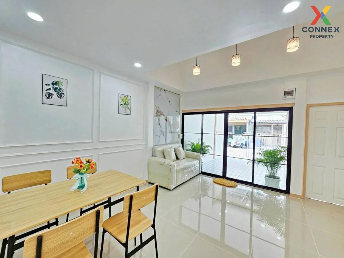 ขายทาวน์เฮ้าส์/ทาวน์โฮม  บ้านร่มเงาไม้ รีโนเวทใหม่ บางบัวทอง บางบ