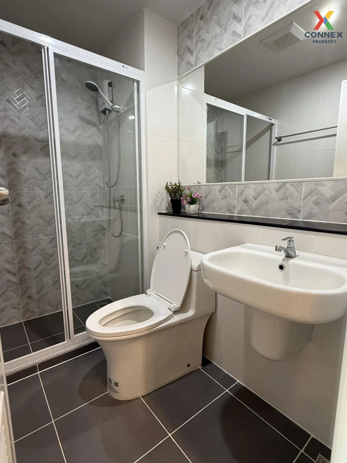 เช่าคอนโด  รีเจ้นท์ โฮม บางนา (โครงการใหม่) ชั้นสูง วิวแม่น้ำ บาง