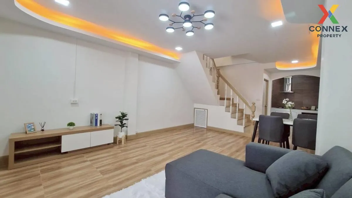 For Sale Townhouse/Townhome  , Muang Ramintra , Sam Wa Tawan Tok 