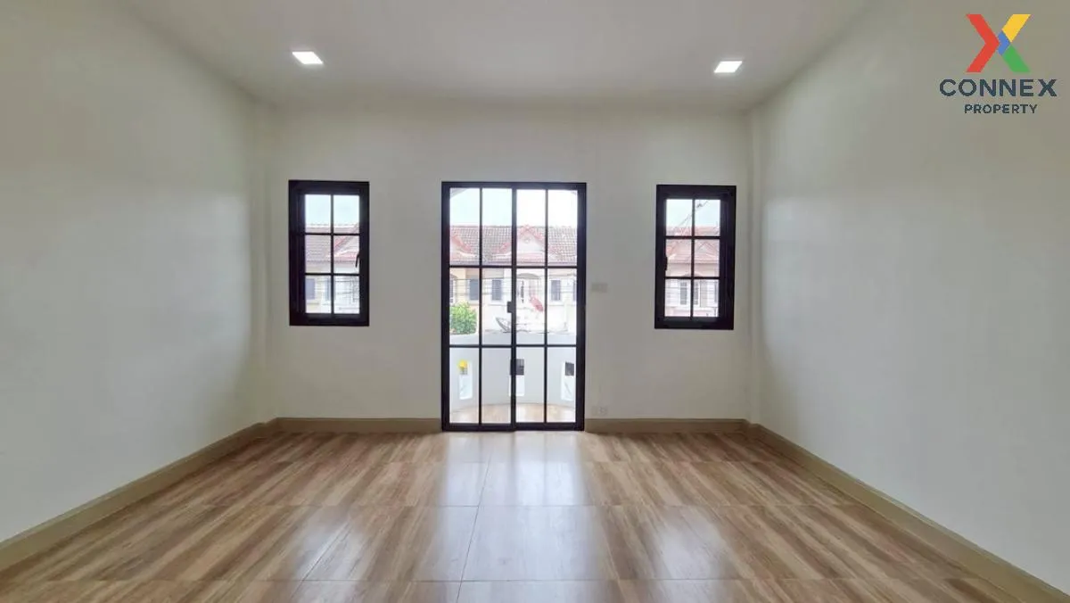 For Sale Townhouse/Townhome  , Muang Ramintra , Sam Wa Tawan Tok 
