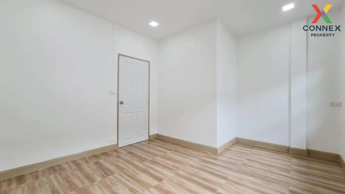 For Sale Townhouse/Townhome  , Muang Ramintra , Sam Wa Tawan Tok 