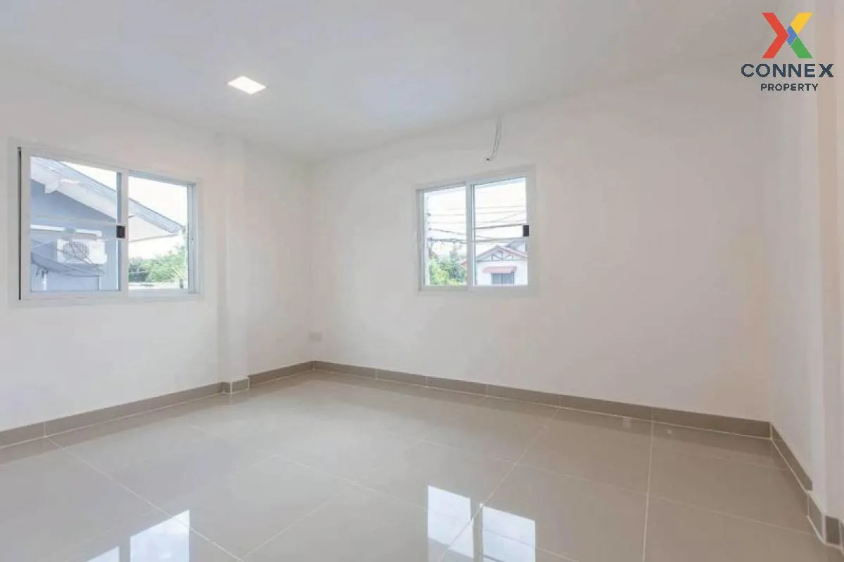 For Sale House , Baan Rattanathibet , wide frontage , newly renov For Sale House , Baan Rattanathibet , wide frontage , newly renov