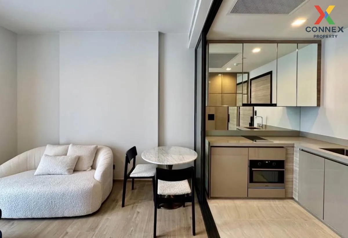 For Rent Condo , The Crest Park Residences , nice view , high flo For Rent Condo , The Crest Park Residences , nice view , high flo 2