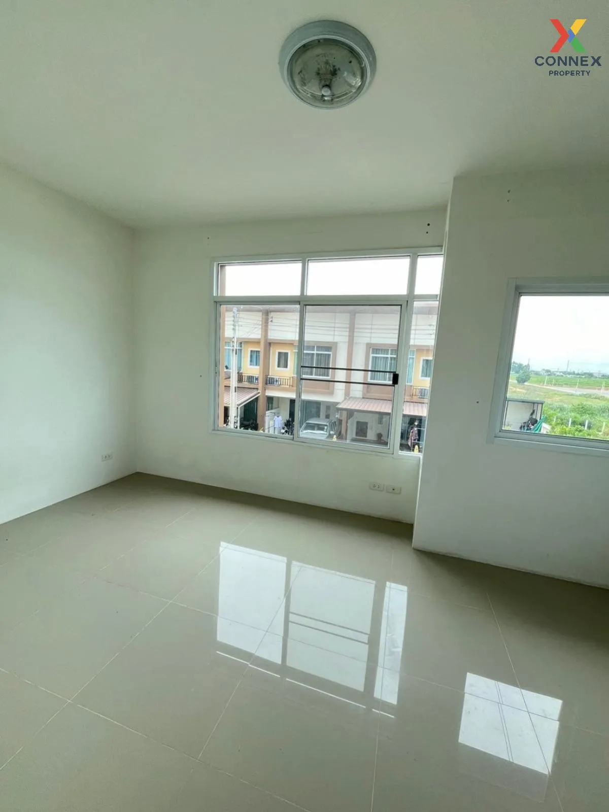 For Sale Townhouse/Townhome  , Baan Rommai 2 Bowin , Bo Win , Si  4