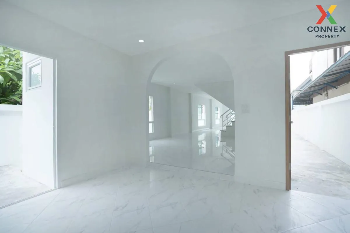 For Sale 2 - storey house area 60 square wah Soi Assumption 12 Ba