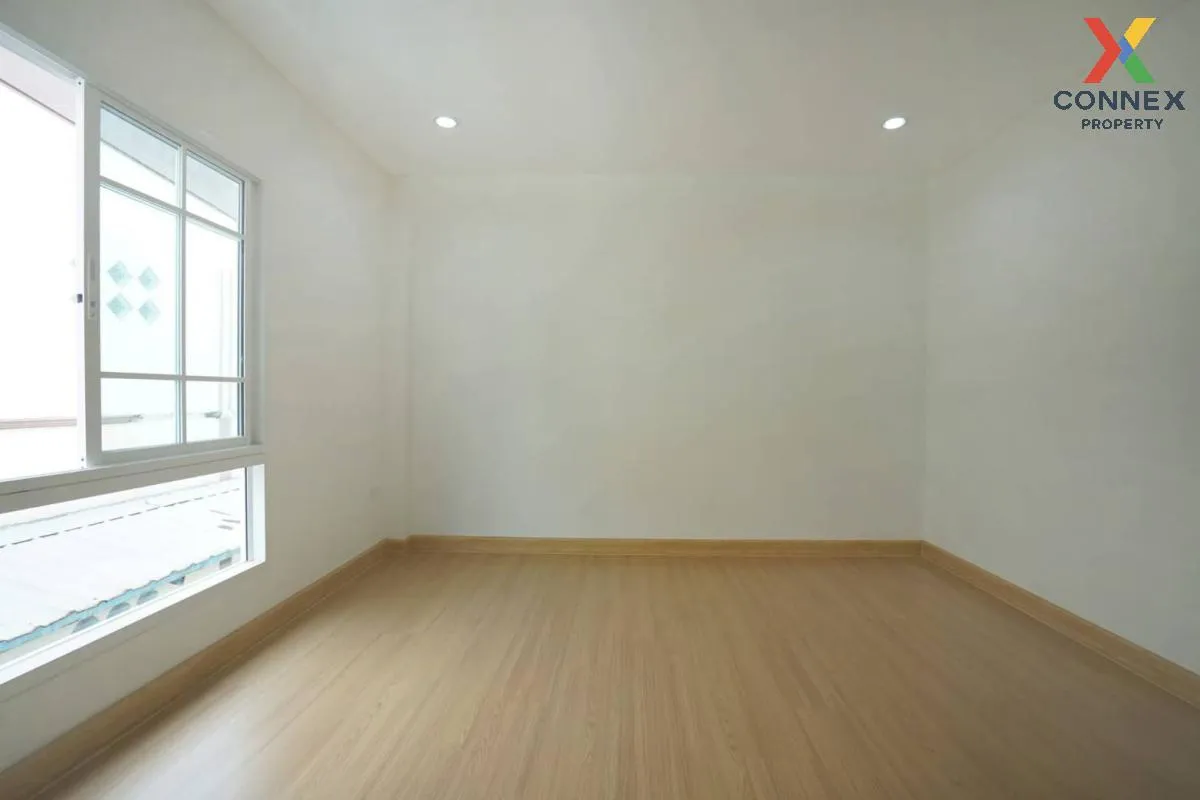 For Sale 2 - storey house area 60 square wah Soi Assumption 12 Ba