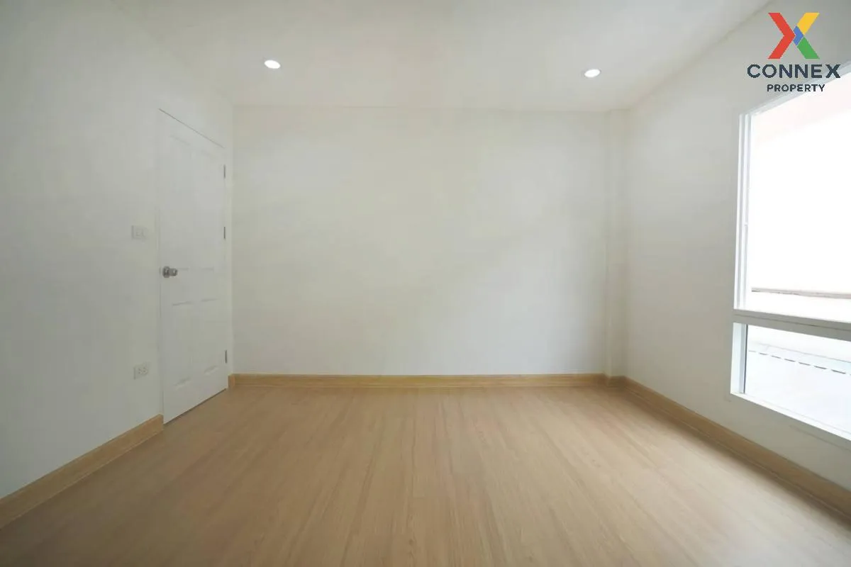 For Sale 2 - storey house area 60 square wah Soi Assumption 12 Ba