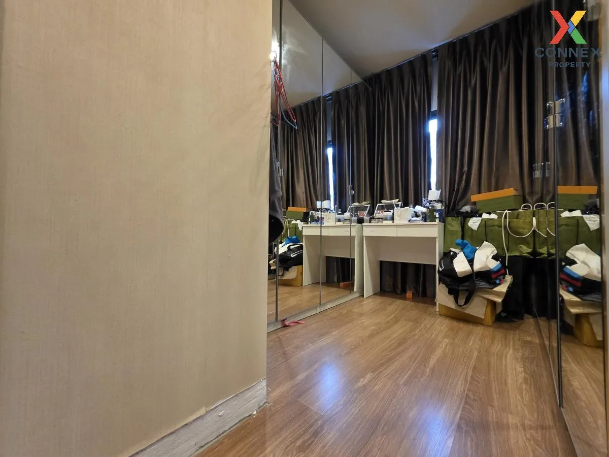 ขายทาวน์เฮ้าส์/ทาวน์โฮม  วี คอมพาวด์ ราชพฤกษ์-ปิ่นเกล้า ห้องมุม ม