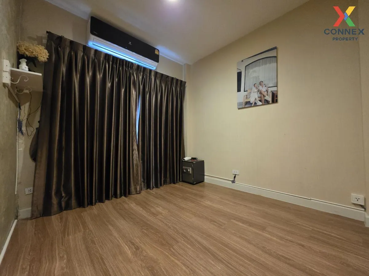 ขายทาวน์เฮ้าส์/ทาวน์โฮม  วี คอมพาวด์ ราชพฤกษ์-ปิ่นเกล้า ห้องมุม ม