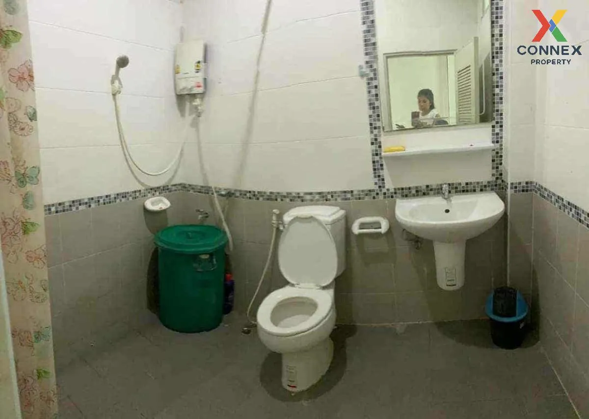 For Sale 2-storey commercial building, Khuhasawan Subdistrict, Mu