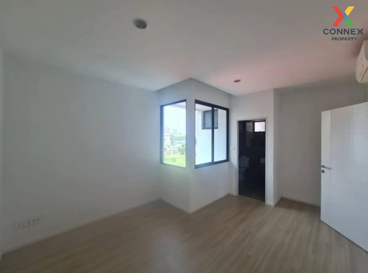 ขายทาวน์เฮ้าส์/ทาวน์โฮม  เนอวานา ดีฟายน์ พระราม 9 หน้ากว้าง สวนหล 2