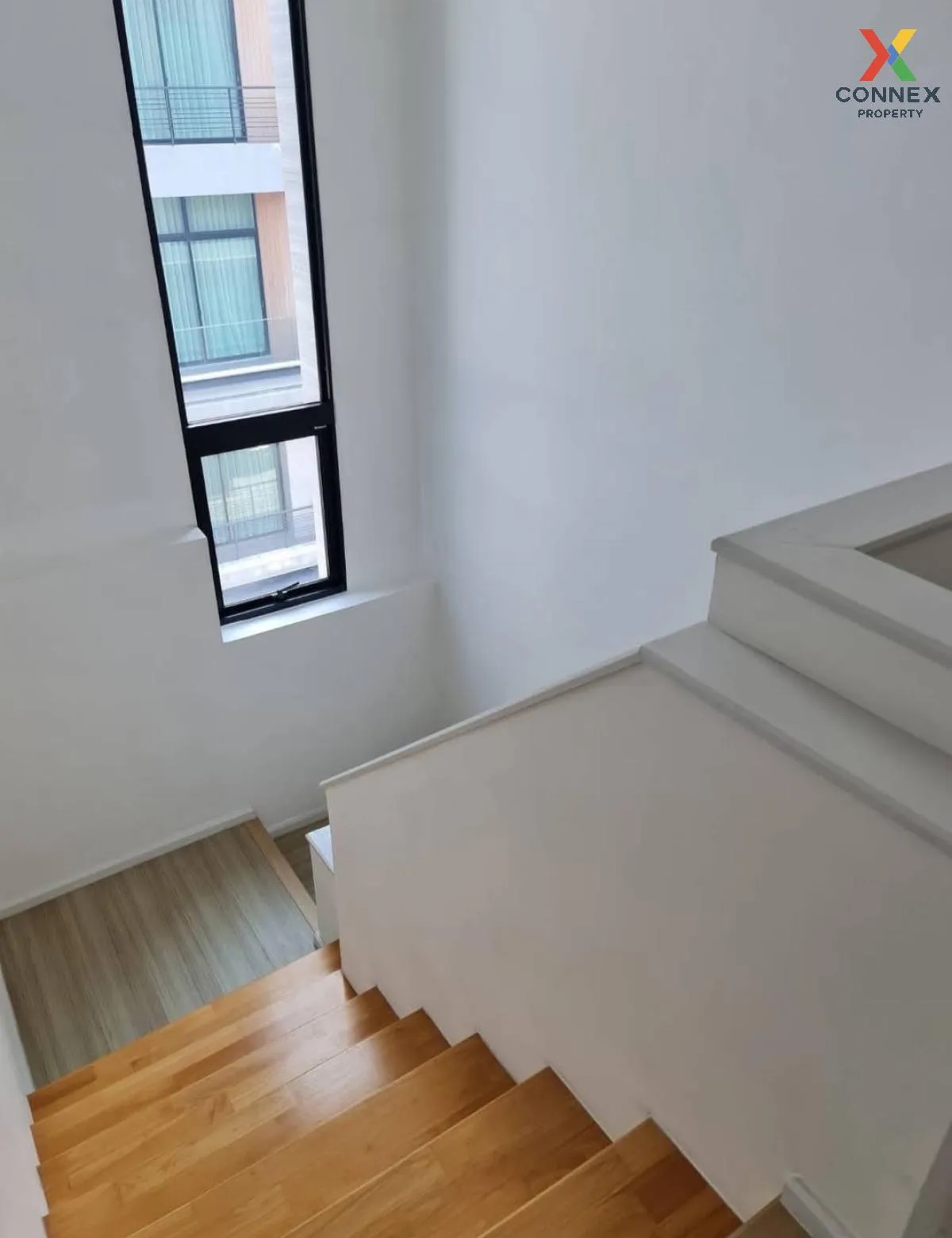 ขายทาวน์เฮ้าส์/ทาวน์โฮม  เนอวานา ดีฟายน์ พระราม 9 หน้ากว้าง สวนหล