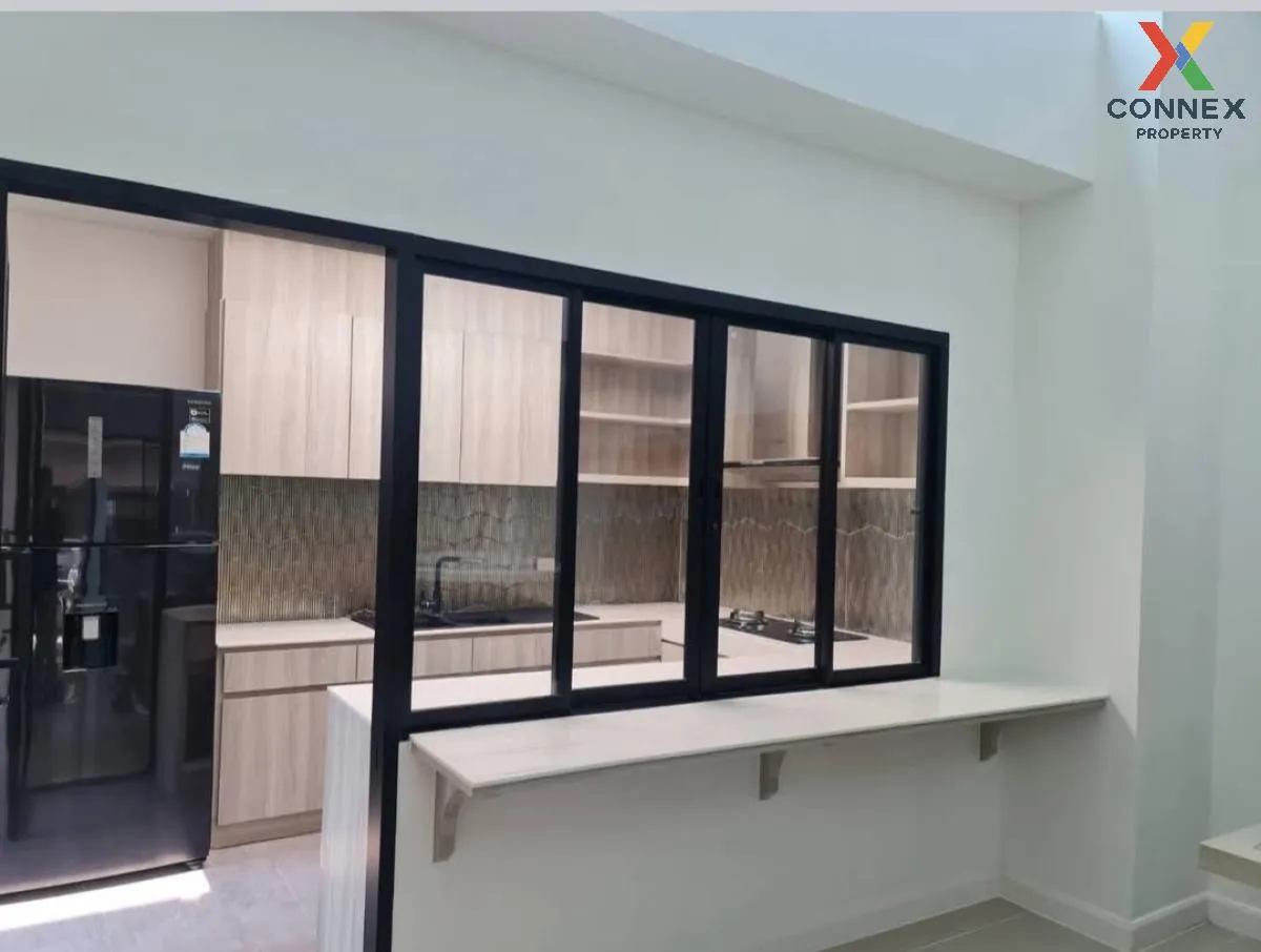 ขายทาวน์เฮ้าส์/ทาวน์โฮม  เนอวานา ดีฟายน์ พระราม 9 หน้ากว้าง สวนหล