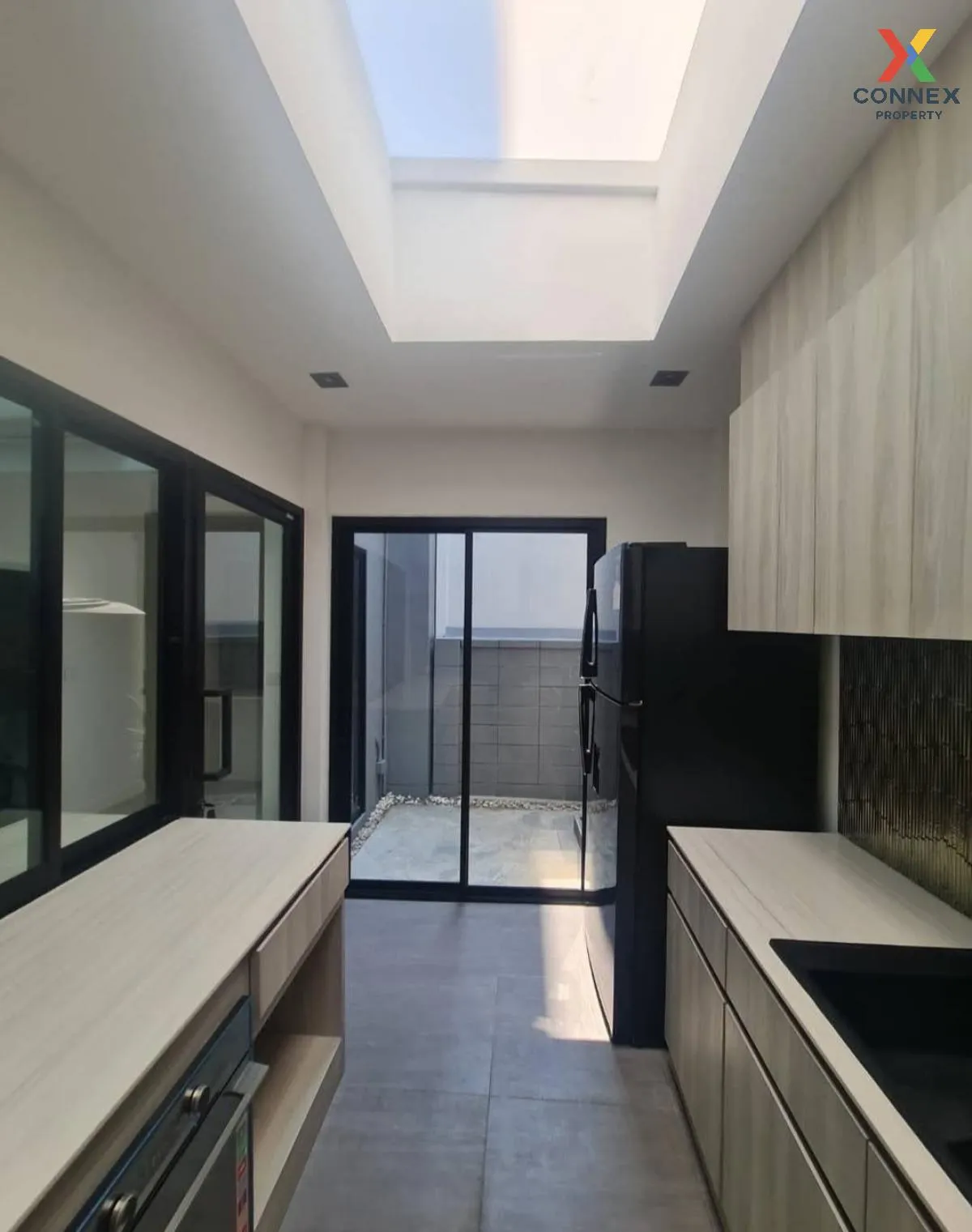 ขายทาวน์เฮ้าส์/ทาวน์โฮม  เนอวานา ดีฟายน์ พระราม 9 หน้ากว้าง สวนหล