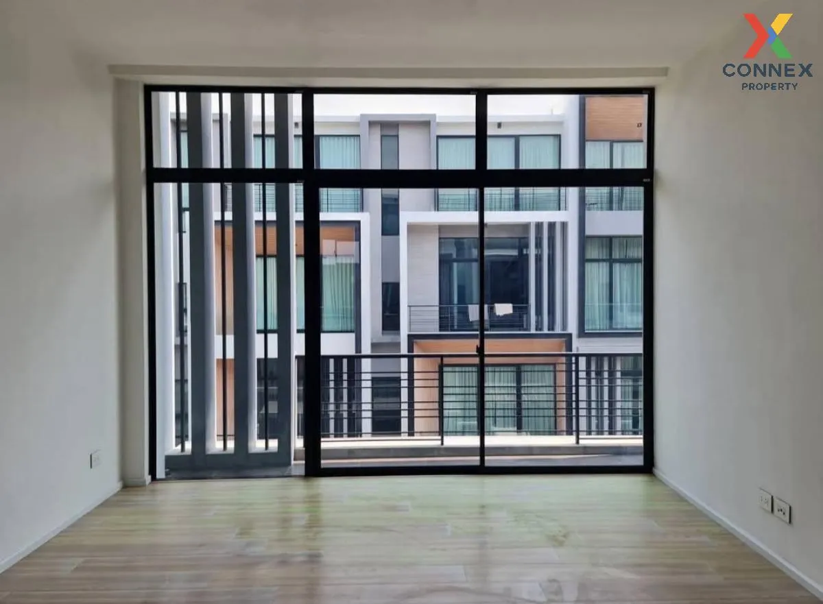 ขายทาวน์เฮ้าส์/ทาวน์โฮม  เนอวานา ดีฟายน์ พระราม 9 หน้ากว้าง สวนหล