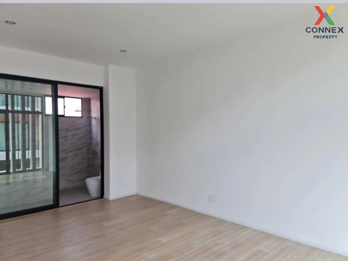 ขายทาวน์เฮ้าส์/ทาวน์โฮม  เนอวานา ดีฟายน์ พระราม 9 หน้ากว้าง สวนหล