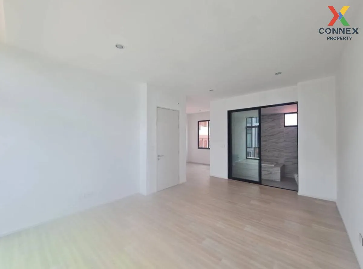 ขายทาวน์เฮ้าส์/ทาวน์โฮม  เนอวานา ดีฟายน์ พระราม 9 หน้ากว้าง สวนหล