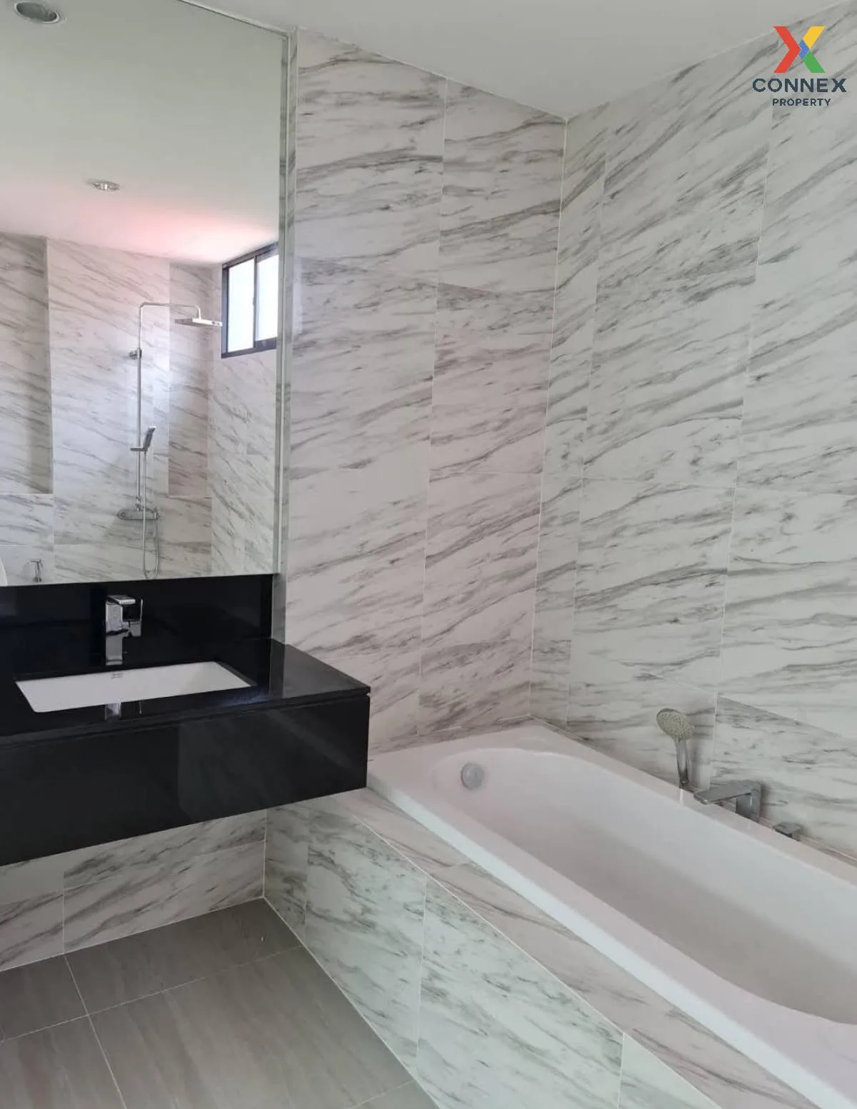 ขายทาวน์เฮ้าส์/ทาวน์โฮม  เนอวานา ดีฟายน์ พระราม 9 หน้ากว้าง สวนหล