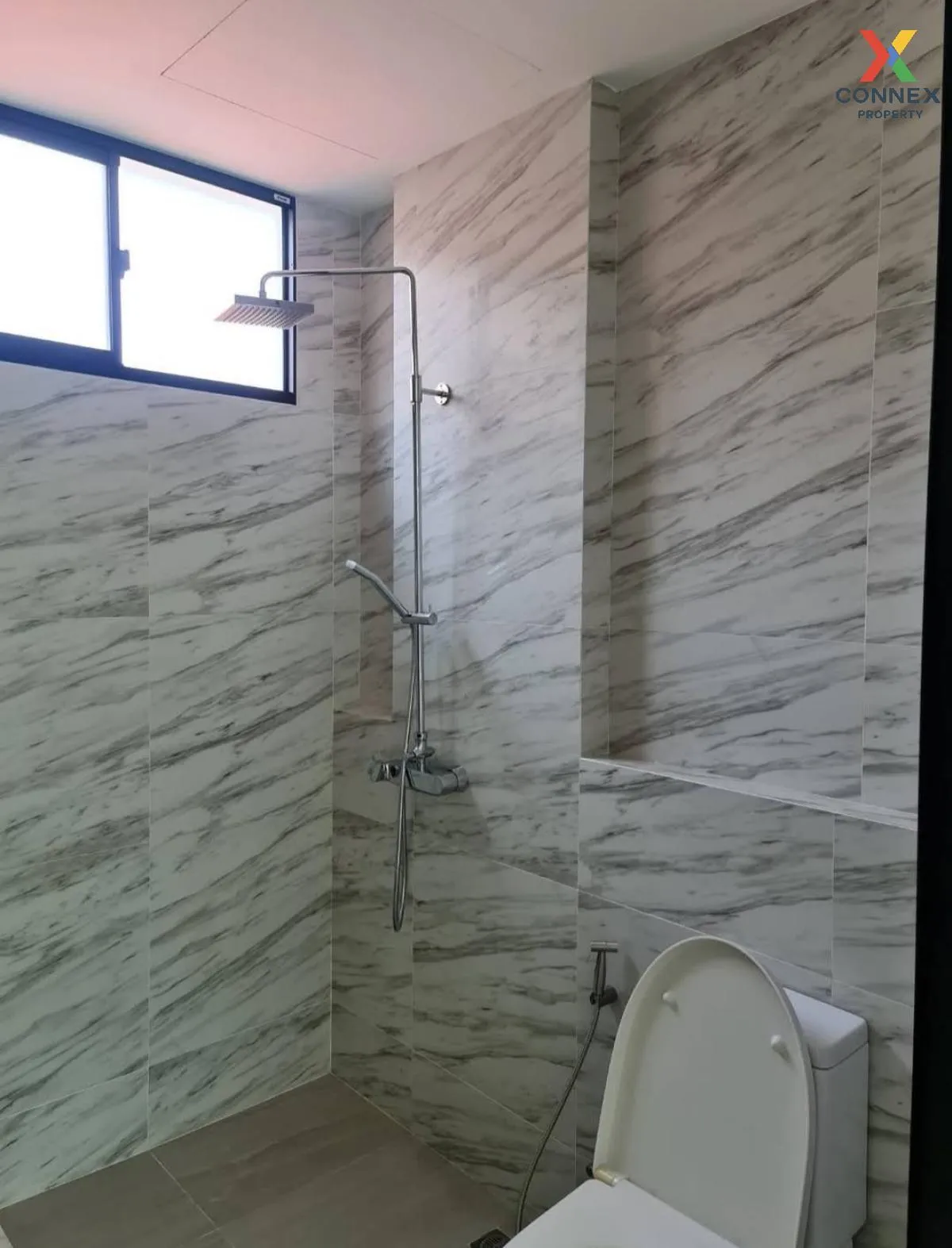 ขายทาวน์เฮ้าส์/ทาวน์โฮม  เนอวานา ดีฟายน์ พระราม 9 หน้ากว้าง สวนหล